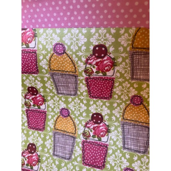 Wrapping Paper - REVERSIBLE - Cupcakes  and pink - posted folded 